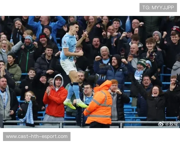 多夫比克接佩莱格里尼斜传凌空垫射,皮球滑门而过 多夫比克接佩莱格里尼斜传凌空垫射,皮球滑门而过